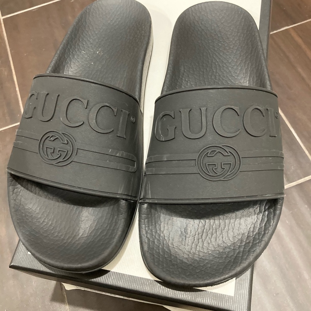 Authentic Black Gucci logo rubber slide sandal
